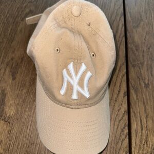 Aritzia New York Yankee Tan Baseball cap